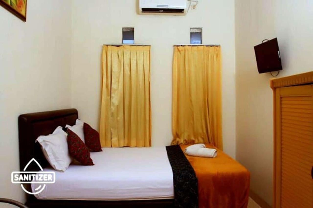 Unique Guesthouse Bandung Exteriör bild