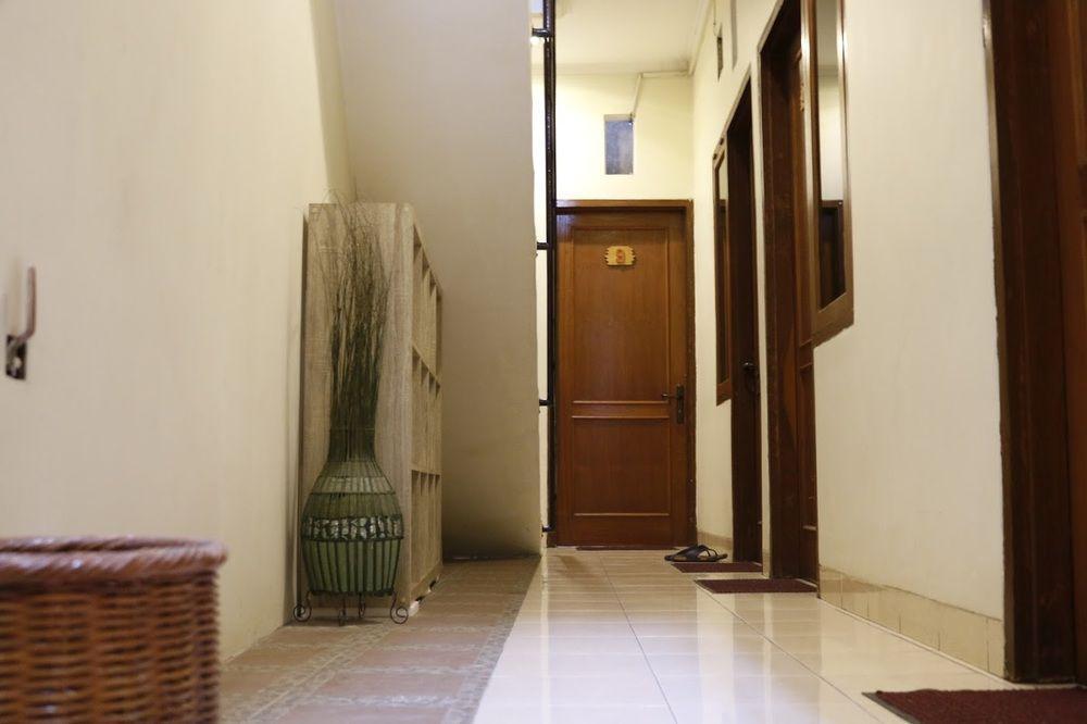 Unique Guesthouse Bandung Exteriör bild